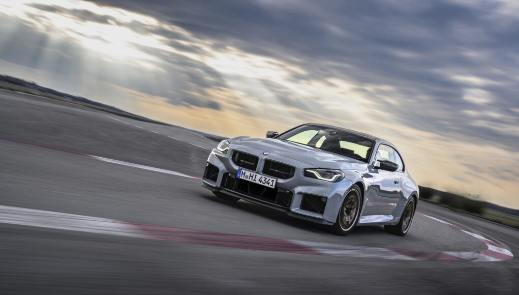 P90600843_highRes_the-new-bmw-m2-cs