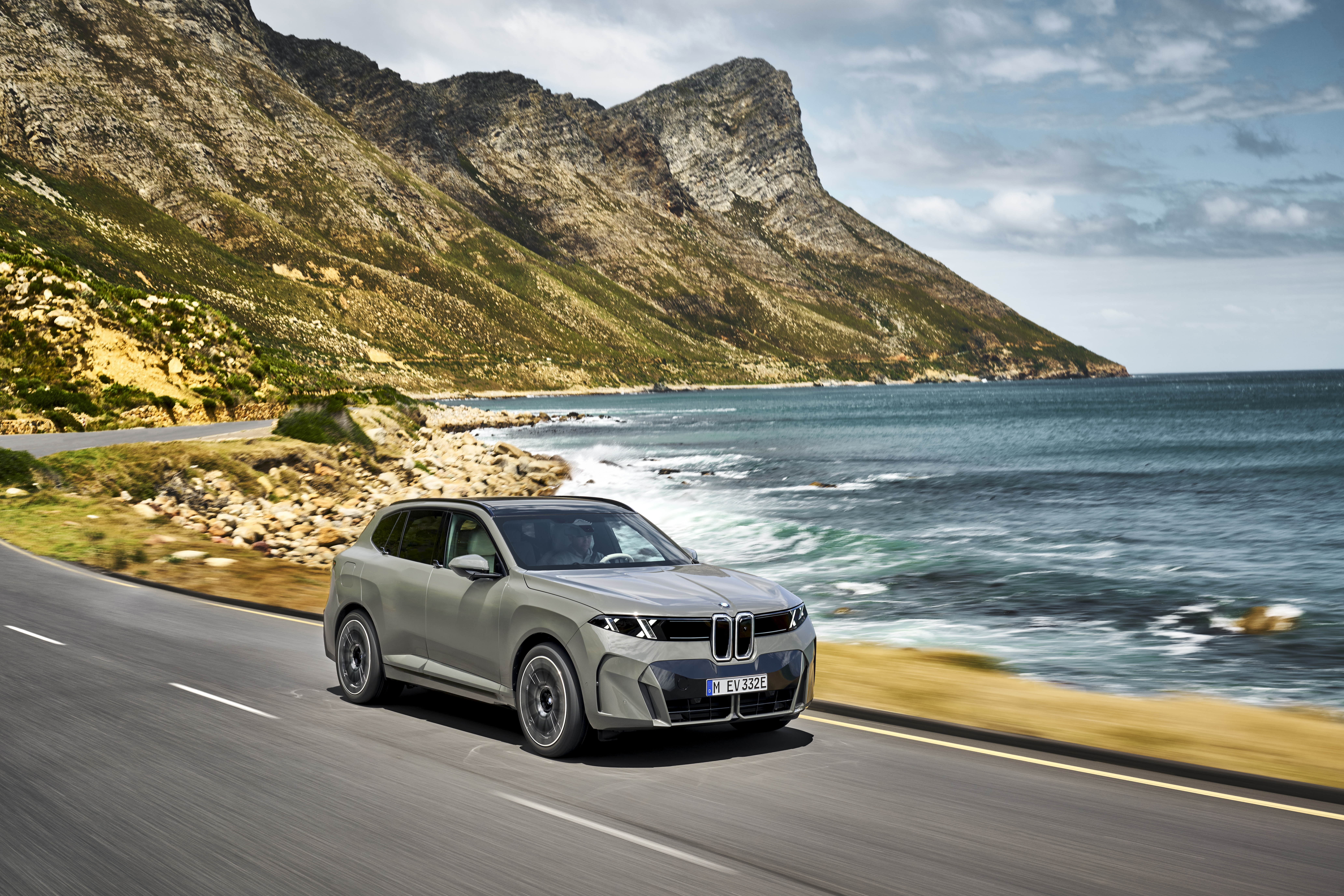 P90645970_highRes_bmw-ix5-60-xdrive-06